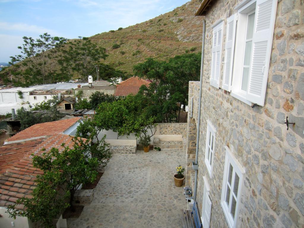 Kiki'S Houses Vlichos Hydra  Buitenkant foto